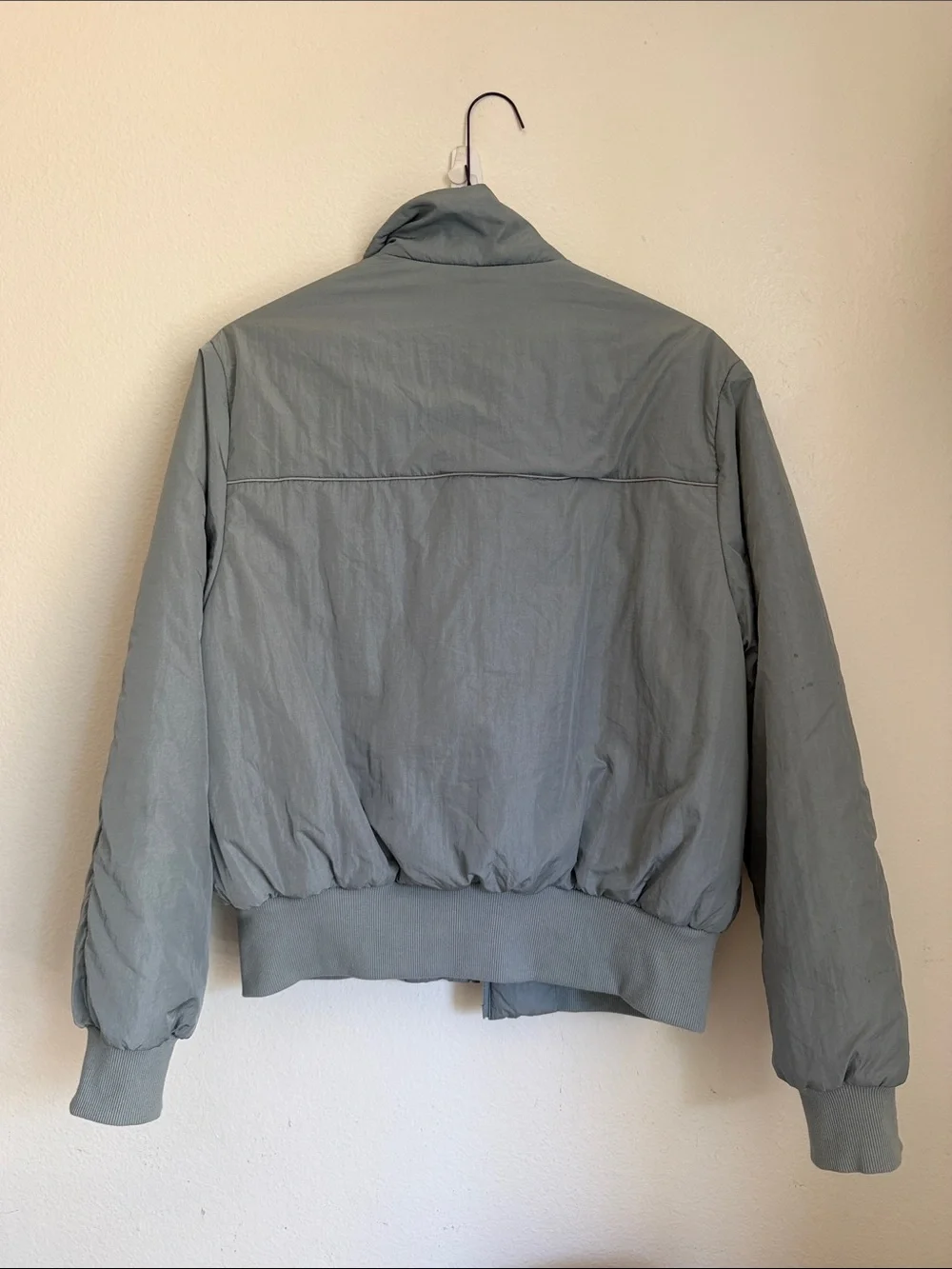 ALO Yoga   Light Gray Quilted Puffer Jacket